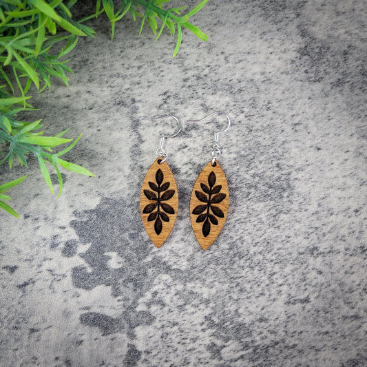 Engraved Wooden Leaf Dangle Earrings – Birch Wood Etched Jewelry